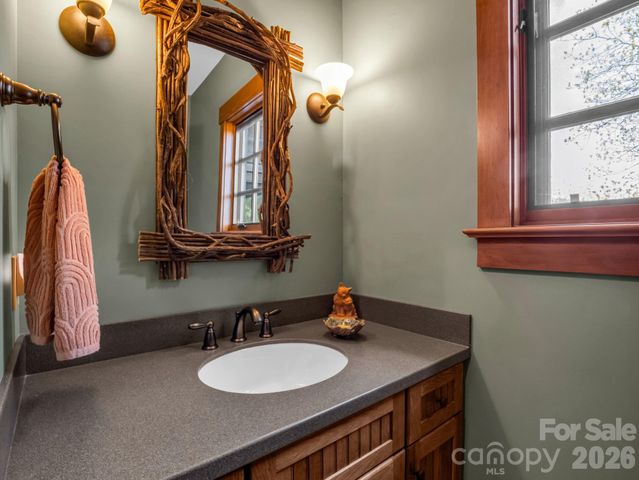 29 Crockett Ridge Road, Black Mountain, NC 28711