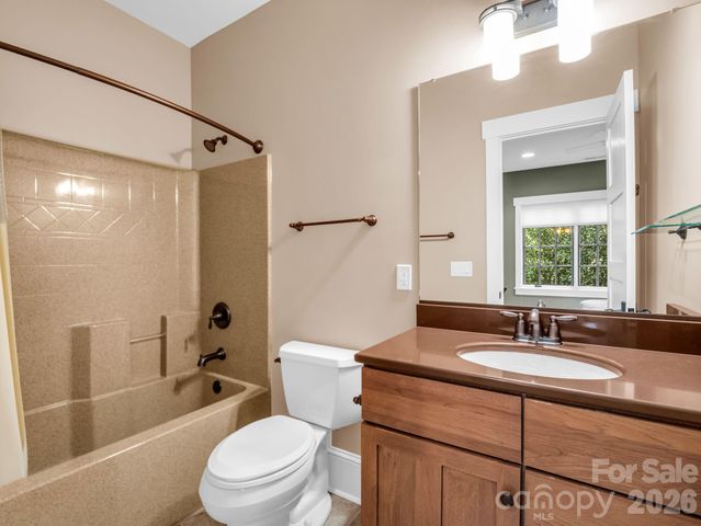 29 Crockett Ridge Road, Black Mountain, NC 28711