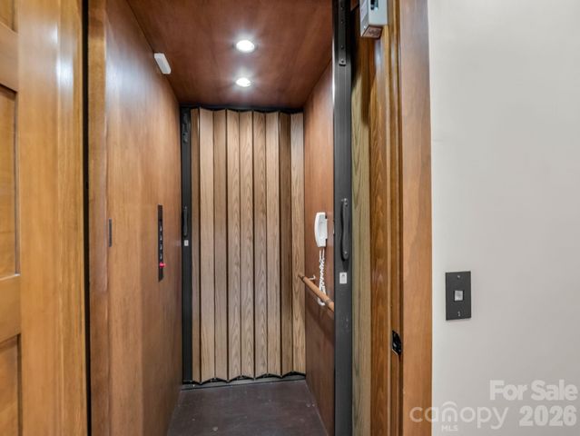 29 Crockett Ridge Road, Black Mountain, NC 28711