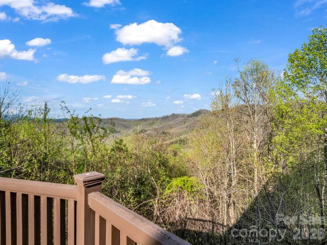 29 Crockett Ridge Road, Black Mountain, NC 28711