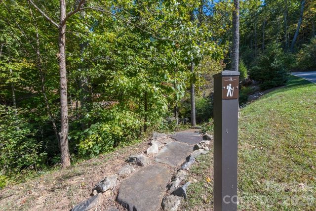 29 Crockett Ridge Road, Black Mountain, NC 28711