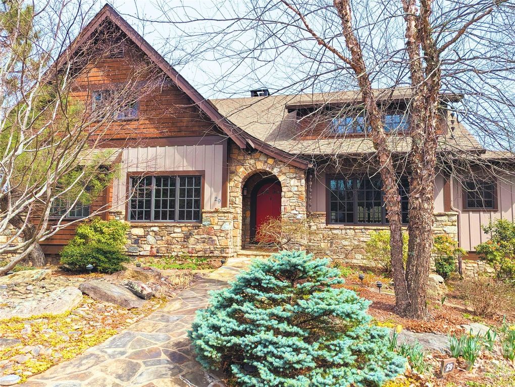 29 Crockett Ridge Road, Black Mountain, NC 28711