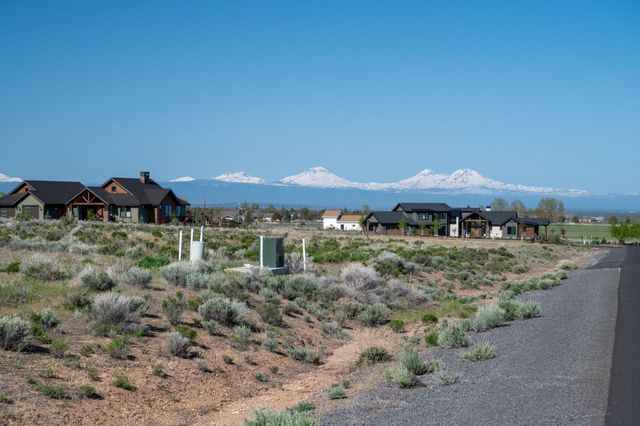 7217 SW Mill Iron Circle Lot 16, Powell Butte, OR 97753