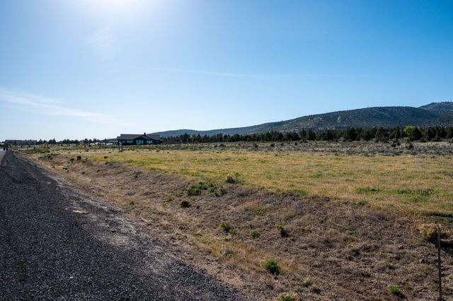 7217 SW Mill Iron Circle Lot 16, Powell Butte, OR 97753