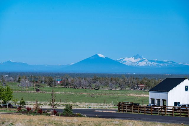 7217 SW Mill Iron Circle Lot 16, Powell Butte, OR 97753