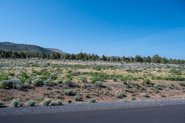 7217 SW Mill Iron Circle Lot 16, Powell Butte, OR 97753