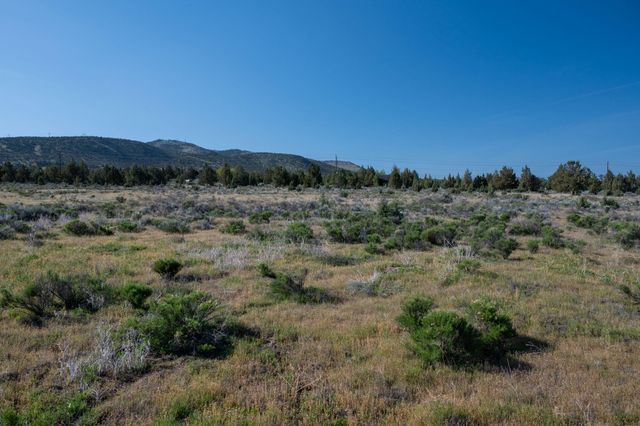 7217 SW Mill Iron Circle Lot 16, Powell Butte, OR 97753