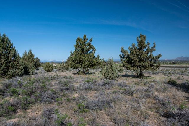 7217 SW Mill Iron Circle Lot 16, Powell Butte, OR 97753