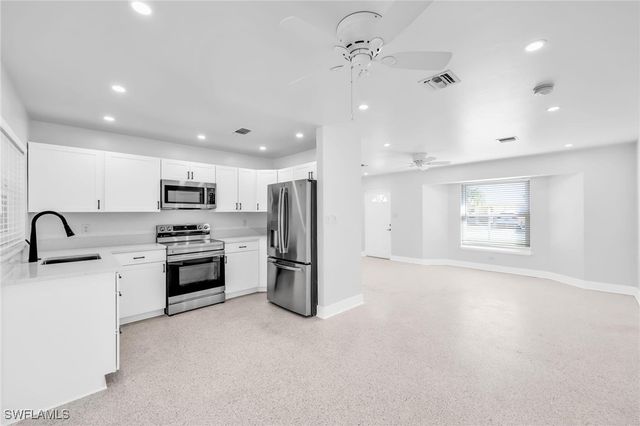 2822 Bruce ST, Matlacha, FL 33993