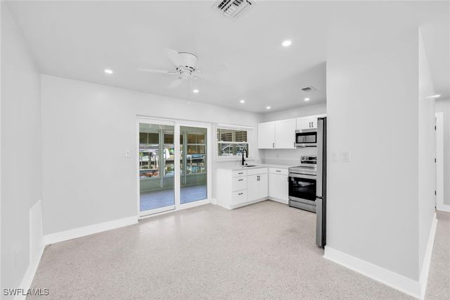 2822 Bruce ST, Matlacha, FL 33993