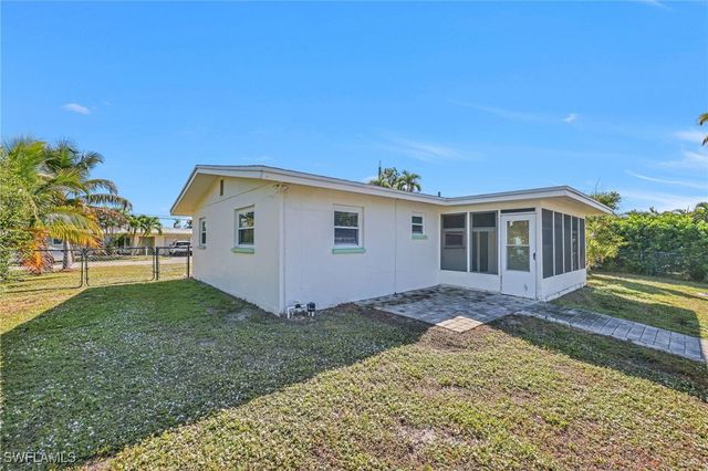 2822 Bruce ST, Matlacha, FL 33993