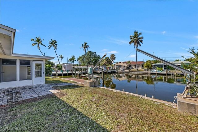 2822 Bruce ST, Matlacha, FL 33993