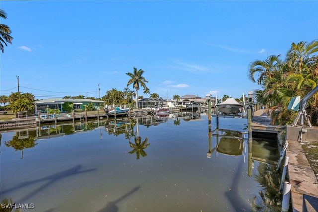 2822 Bruce ST, Matlacha, FL 33993