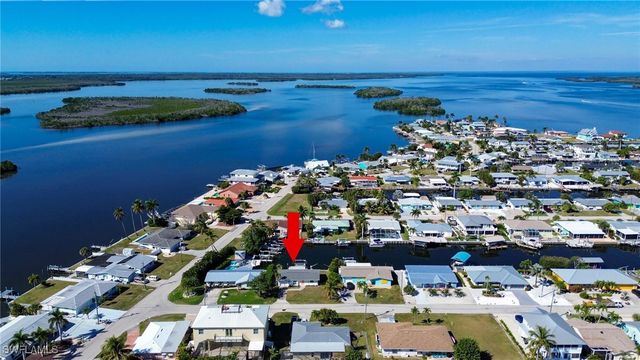 2822 Bruce ST, Matlacha, FL 33993