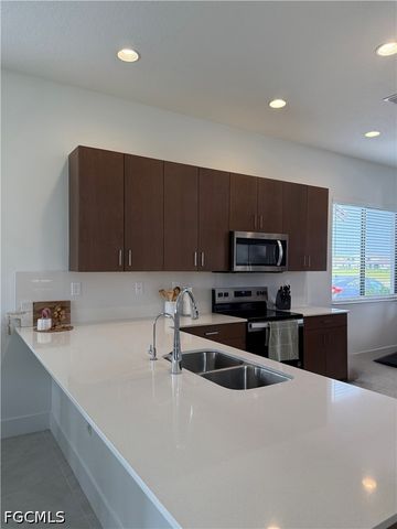 5823 Cassidy LN, Immokalee, FL 34142