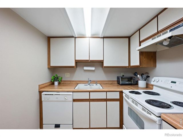 2882 Sundown Lane 105, Boulder, CO 80303