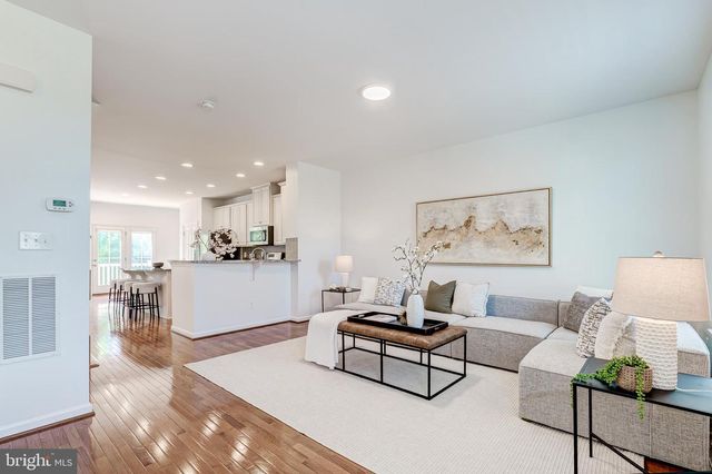 41719 MCMONAGLE SQ, Aldie, VA 20105