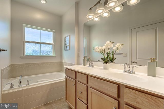 41719 MCMONAGLE SQ, Aldie, VA 20105