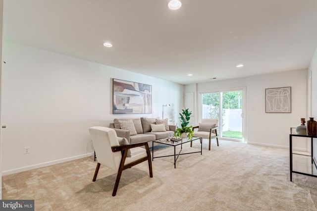 41719 MCMONAGLE SQ, Aldie, VA 20105