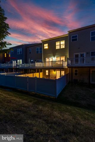 41719 MCMONAGLE SQ, Aldie, VA 20105
