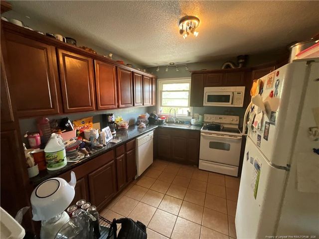 559 Cimarron Drive, Fayetteville, NC 28303