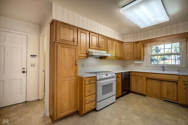 5504 Hawthorne Drive, Indianapolis, IN 46226