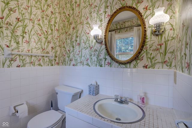 5504 Hawthorne Drive, Indianapolis, IN 46226