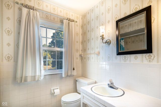 5504 Hawthorne Drive, Indianapolis, IN 46226