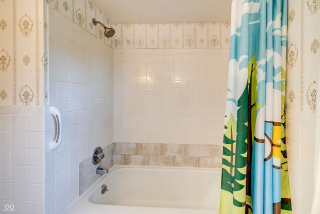 5504 Hawthorne Drive, Indianapolis, IN 46226