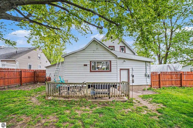 707 N Republic Avenue, Alma, MI 48801
