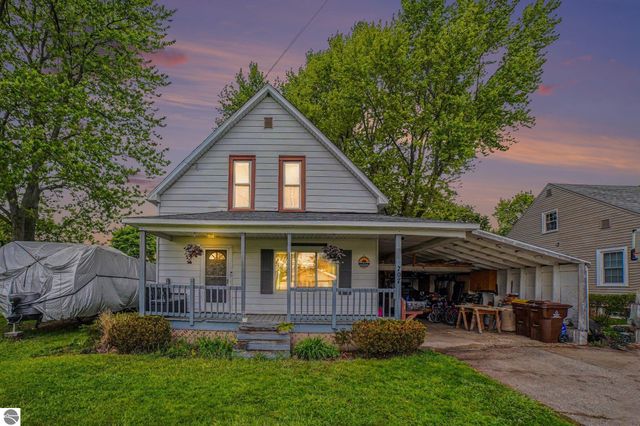 707 N Republic Avenue, Alma, MI 48801