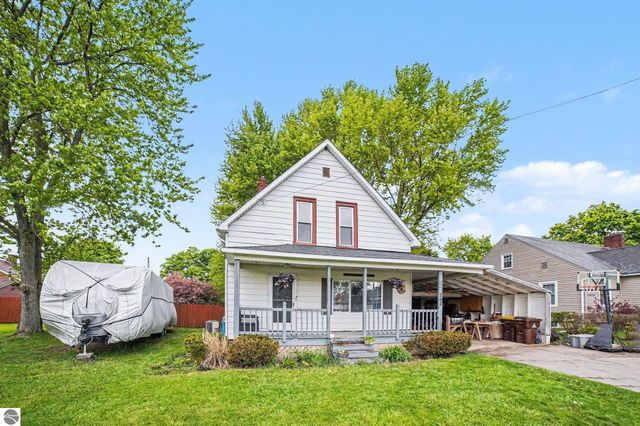 707 N Republic Avenue, Alma, MI 48801