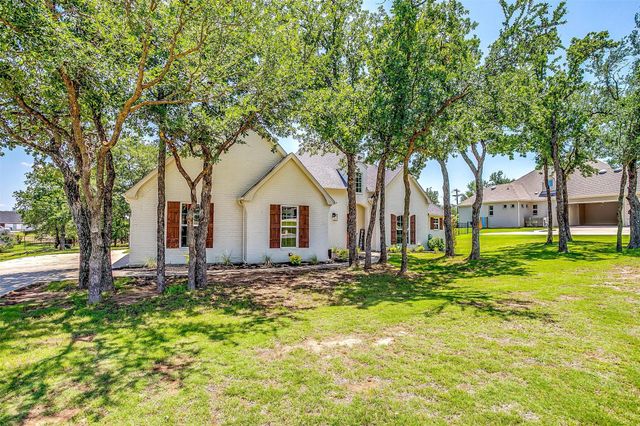 105 Eagle Drive, Lipan, TX 76462