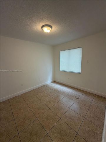 1621 NW 16th Ave 1, Miami, FL 33125