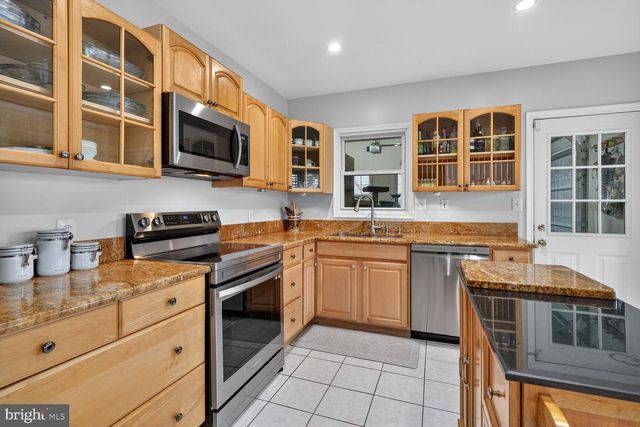 4406 ROUNDHILL RD, Alexandria, VA 22310