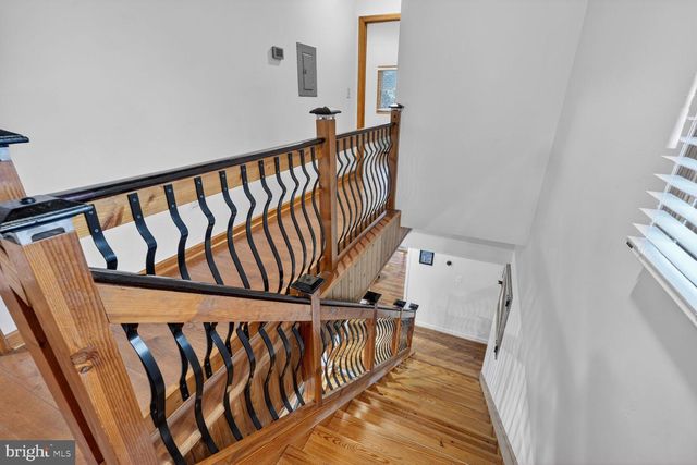 4406 ROUNDHILL RD, Alexandria, VA 22310