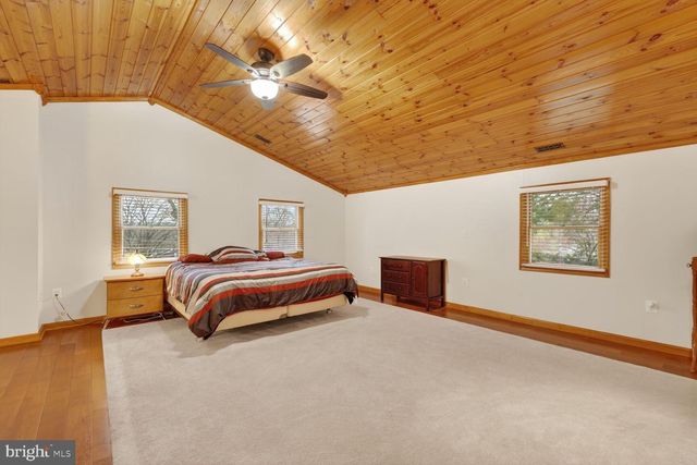 4406 ROUNDHILL RD, Alexandria, VA 22310