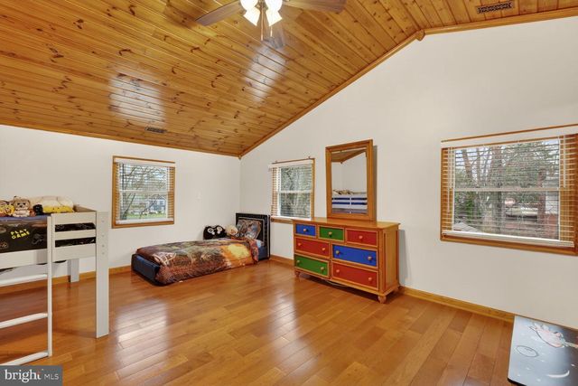 4406 ROUNDHILL RD, Alexandria, VA 22310