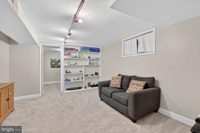 4406 ROUNDHILL RD, Alexandria, VA 22310