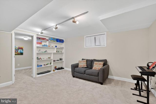 4406 ROUNDHILL RD, Alexandria, VA 22310