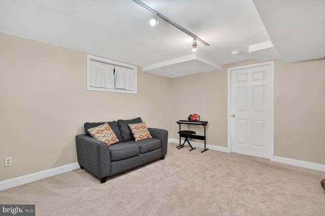 4406 ROUNDHILL RD, Alexandria, VA 22310