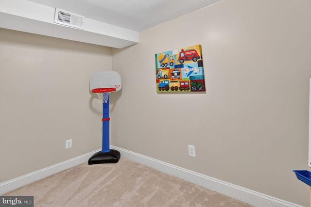 4406 ROUNDHILL RD, Alexandria, VA 22310