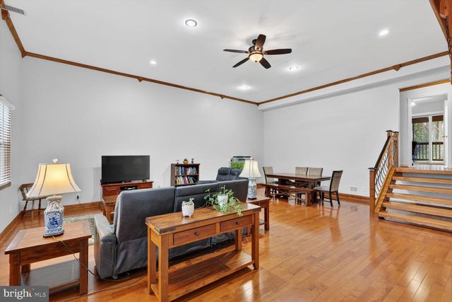 4406 ROUNDHILL RD, Alexandria, VA 22310