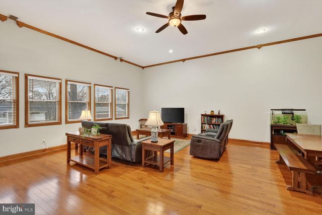 4406 ROUNDHILL RD, Alexandria, VA 22310