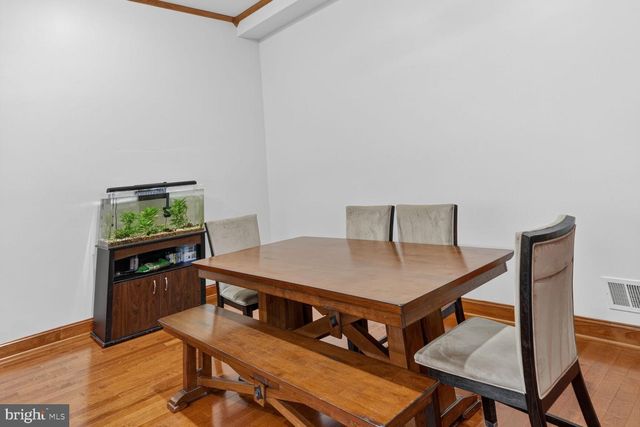 4406 ROUNDHILL RD, Alexandria, VA 22310