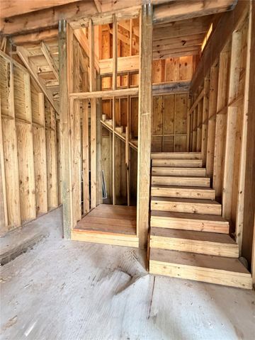 1 Largo, Hitchcock, TX 77563