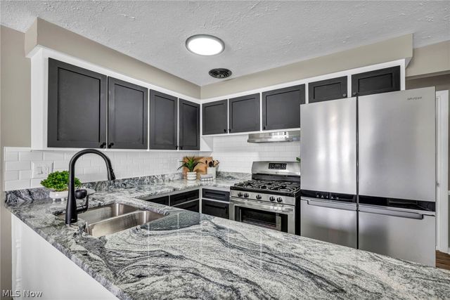 7366 Primrose Drive, Mentor On The Lake, OH 44060