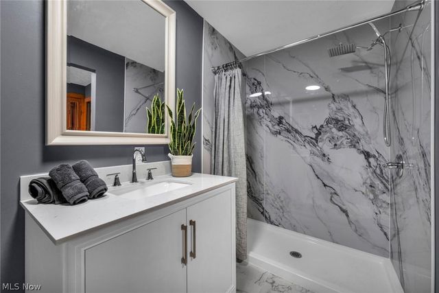 7366 Primrose Drive, Mentor On The Lake, OH 44060