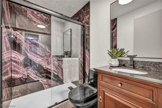 7366 Primrose Drive, Mentor On The Lake, OH 44060