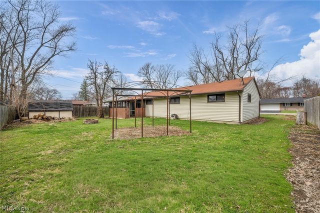 7366 Primrose Drive, Mentor On The Lake, OH 44060